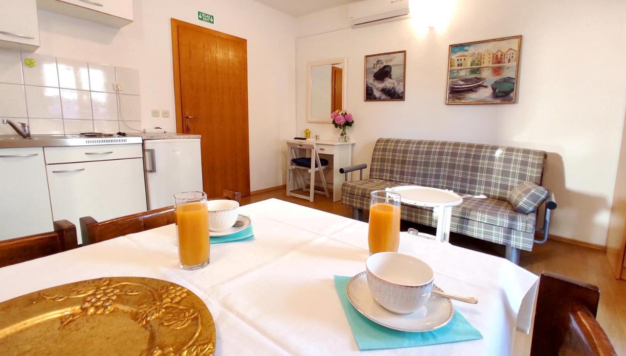 Apartments Martin Drvenik  Ngoại thất bức ảnh